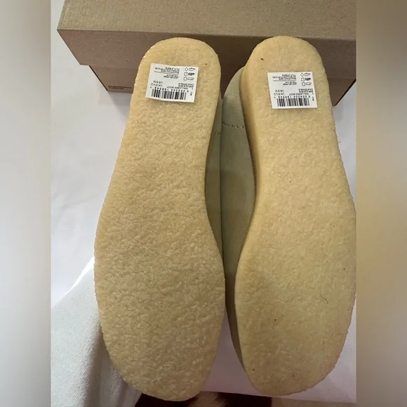 Clarks Women's Wallabee Boots Genuine Suede Tan BNWT Sz 8 - Picture 9 of 9